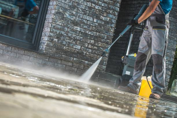 Best Driveway Pressure Washing  in East Farmingdale, NY